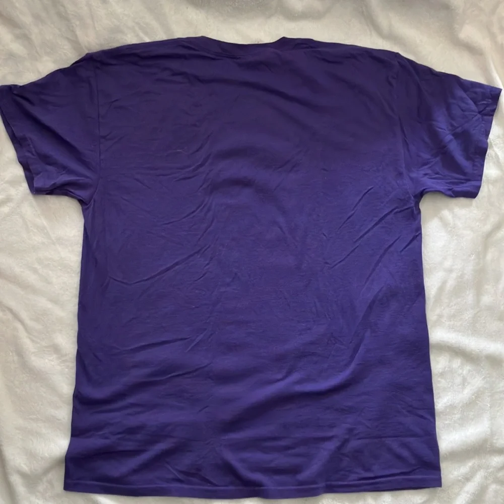 Woman’s t shirt - Picture 2 of 3